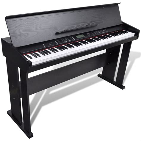 A baby grand piano is classified as such because of its length, which varies from 4 feet 6 inches at the smallest and 5 feet 8 inches at the largest. Most baby grand pianos are 5 f...